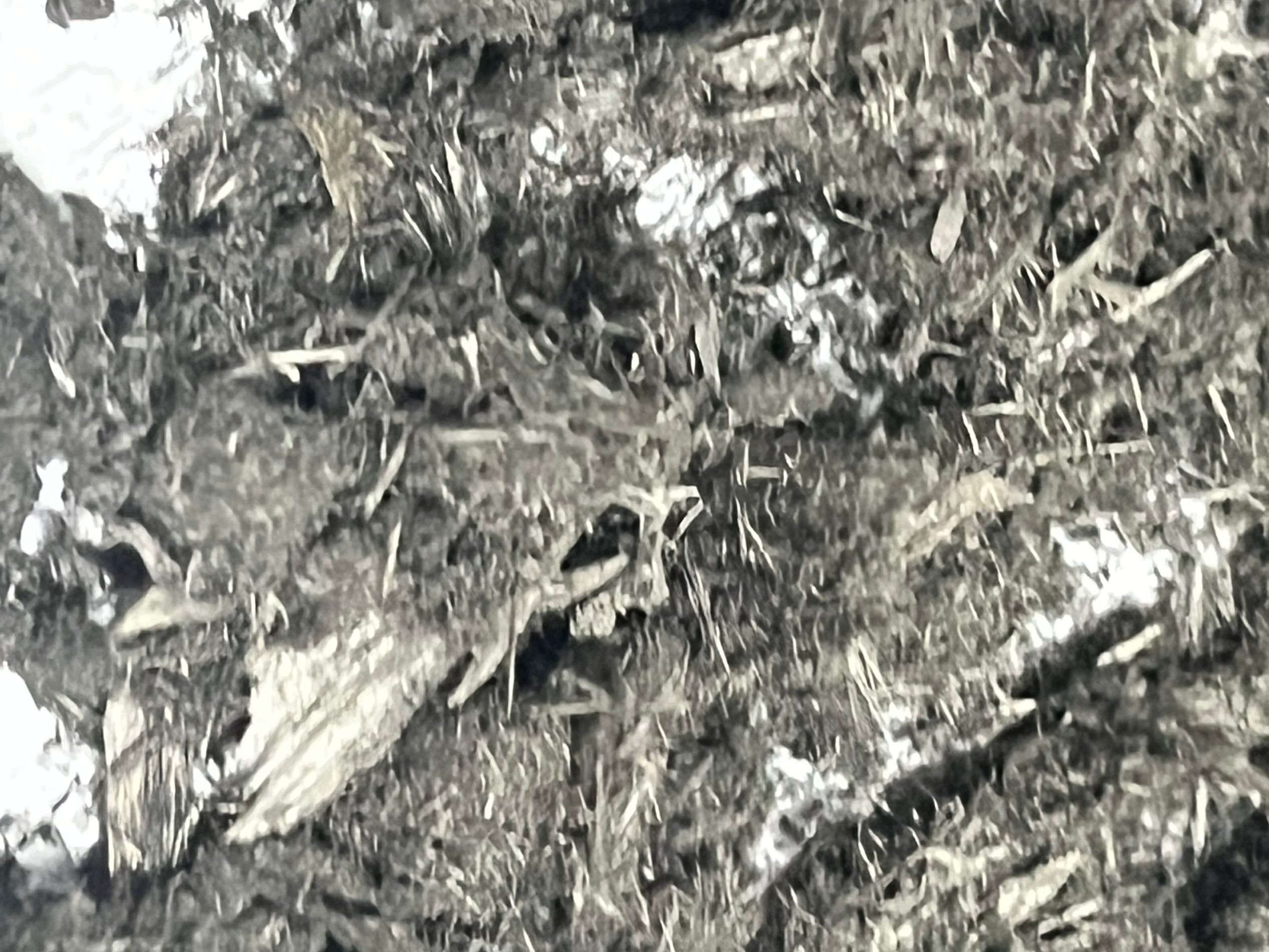 纤维铁粉，其吸波性能比较强