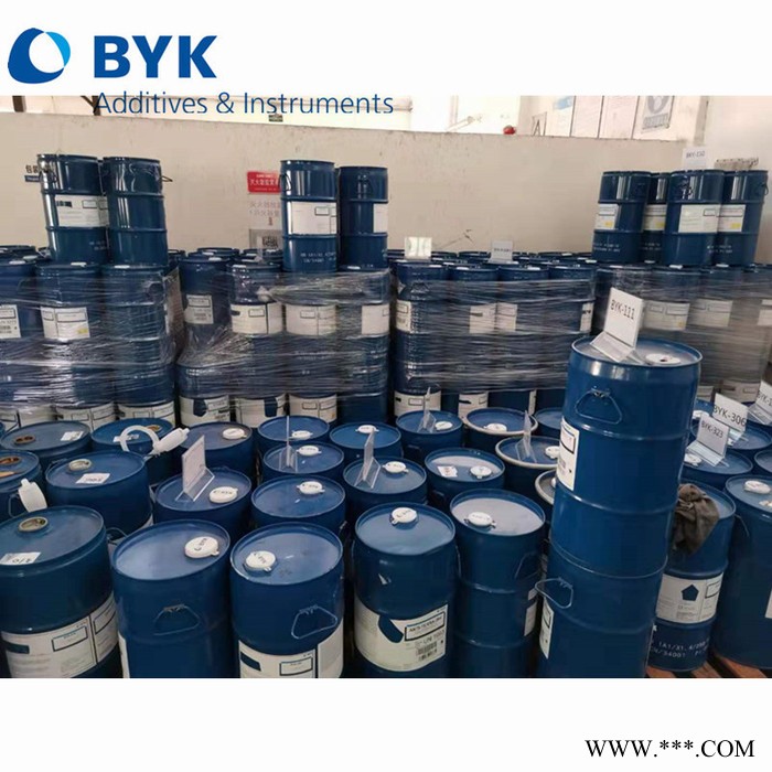 毕克BYK-111 稳定无机颜料尤其是钛白粉的无溶剂润湿分散剂 强烈降低研磨料粘度。 钛白粉强烈降低研磨料粘度。图2
